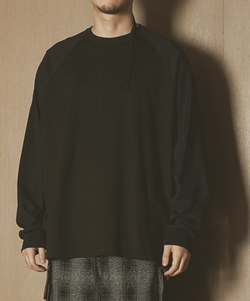 Name.（ネーム）の「Name. BIO WASH RAGLAN LONG SLEEVE TEE NMCU-01 9（Tシャツ/カットソー・メンズ・ブラック/ベージュ・1）」の2枚目の写真