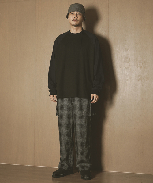 Name.（ネーム）の「Name. BIO WASH RAGLAN LONG SLEEVE TEE NMCU-01 9（Tシャツ/カットソー・メンズ・ブラック/ベージュ・1）」の4枚目の写真