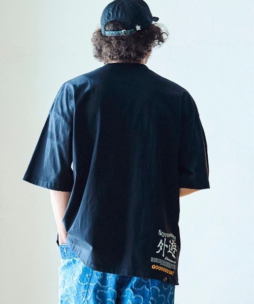 USA/C ドデカLOGO BIG TEE（Tシャツ/カットソー）｜go slow caravan（ゴースローキャラバン）
