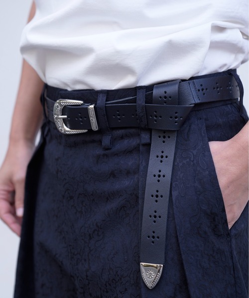 Iroquois（イロコイ）の「WESTERN*MEDALLION LONG BELT  ウエスタン×メダリオンロングベルト（ベルト・メンズ・ブラック/ダークブラウン/ベージュ/ブラック系その他・FREE）」の2枚目の写真