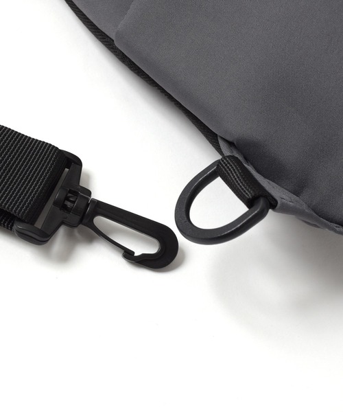 GLAZOS（グラソス）の「マルチポケットロゴボディバッグ（バックパック/リュック・キッズ・ブラック/ブルー・フリー）」の5枚目の写真