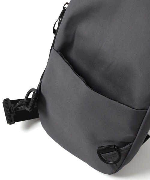 GLAZOS（グラソス）の「マルチポケットロゴボディバッグ（バックパック/リュック・キッズ・ブラック/ブルー・フリー）」の4枚目の写真