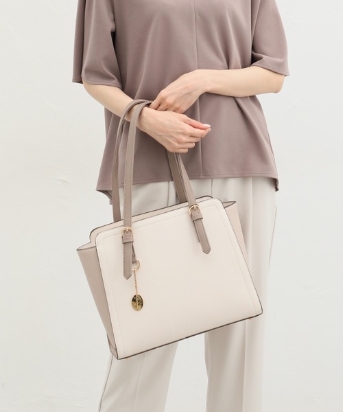 Honeys（ハニーズ）の「ベルトハンドルＡ４トートバッグ（トートバッグ・レディース・ホワイト系その他/ブラック/グレイッシュベージュ/ベージュ系その他2/ブラウン・FREE）」の7枚目の写真