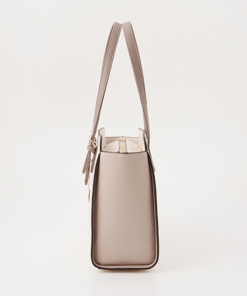 Honeys（ハニーズ）の「ベルトハンドルＡ４トートバッグ（トートバッグ・レディース・ホワイト系その他/ブラック/グレイッシュベージュ/ベージュ系その他2/ブラウン・FREE）」の22枚目の写真