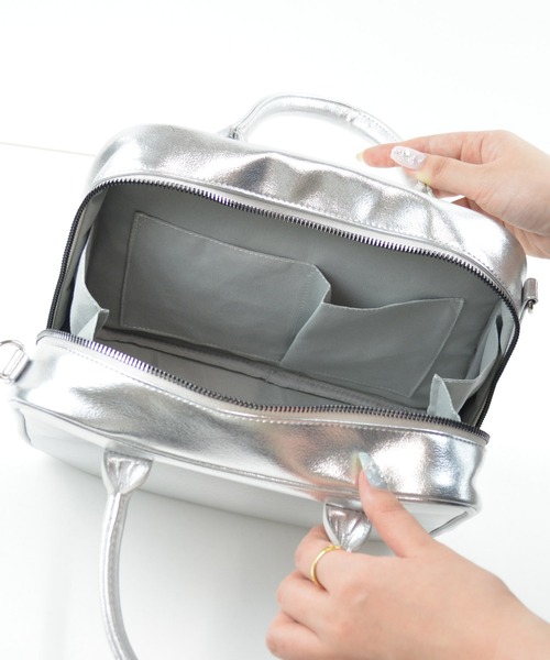 ALTROSE（アルトローズ）の「バーン 2way ボストンバッグ ショルダーバッグ（ボストンバッグ・レディース・ブラック/グレー/シルバー/ピンク・FREE）」の6枚目の写真