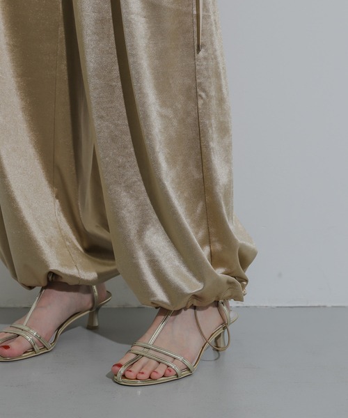 SENSE OF PLACE by URBAN RESEARCH（センスオブプレイスバイアーバンリサーチ）の「シャイニーカットカーゴパンツ（カーゴパンツ・レディース・バーガンディー/チャコールグレー/ベージュ・ONE）」の4枚目の写真