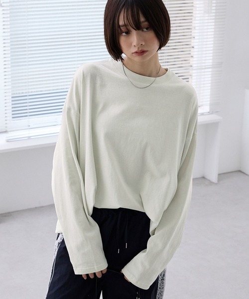 MONO-MART(モノマート)の「ピグメントアウトシームビッグTシャツ(Tシャツ/カットソー・レディース・ダークブラウン/ブラック/ブルー/ピンク/オフホワイト/グレー/ネイビー・L/M)」の2枚目の写真