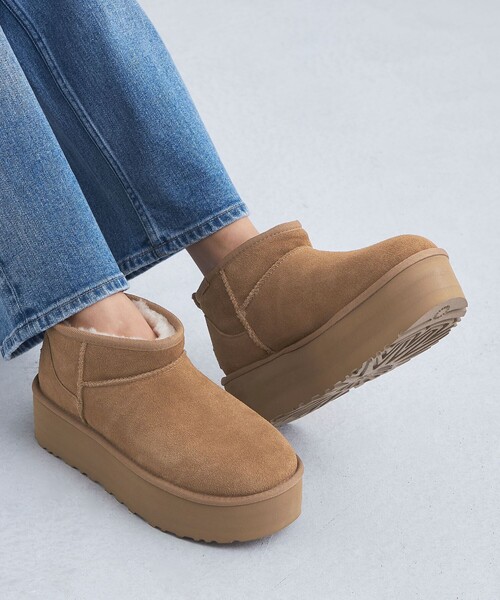 UGG(アグ)の「<UGG>クラシック ウルトラ ミニ プラットフォーム ブーツ(ブーツ・レディース・ブラック/ブラウン・5/8/7/6)」の1枚目の写真