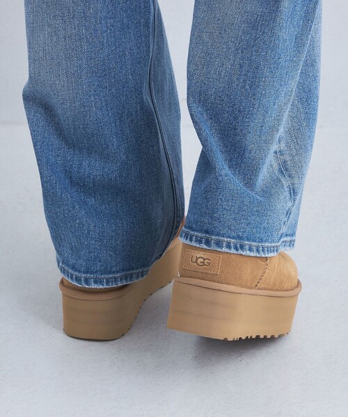 UGG(アグ)の「<UGG>クラシック ウルトラ ミニ プラットフォーム ブーツ(ブーツ・レディース・ブラック/ブラウン・5/8/7/6)」の3枚目の写真