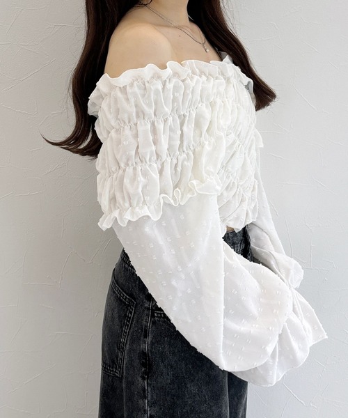 Heather（ヘザー）の「オフショルシャーリングブラウス　139040（シャツ/ブラウス・レディース・ベージュ/ホワイト/ブラック・FREE）」の5枚目の写真
