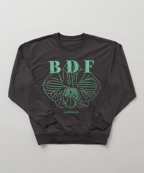 CIAOPANIC（チャオパニック）の「【BDF】フラワー刺繍スウェット（スウェット・レディース・サックスブルー/ライトグレー/ホワイト/オレンジ/イエロー/ネイビー/ピンク/レッド/ブルー/グレー/チャコールグレー/アイボリー・ONE SIZE）」の4枚目の写真