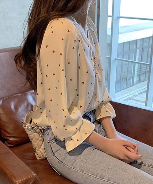IRADOWL(アイラドール)の「ミニハート柄Vネックブラウス(シャツ/ブラウス・レディース・ホワイト/レッド/ブラック・MEDIUM/SMALL)」の19枚目の写真