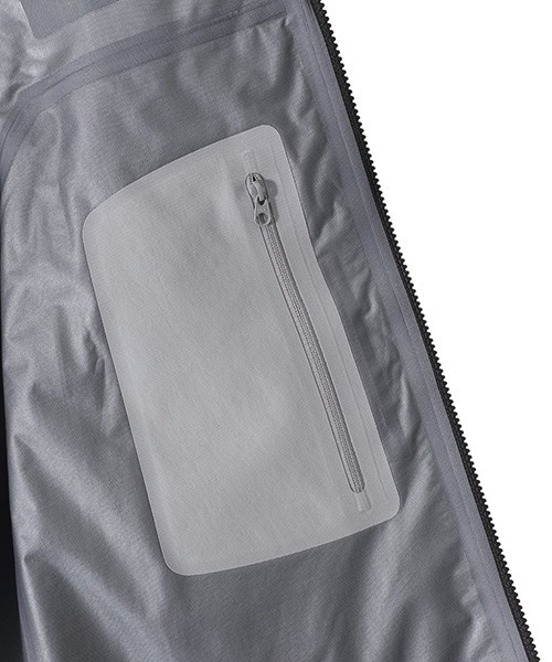 ARC'TERYX（アークテリクス）の「ARC'TERYX / アークテリクス：Beta Jacket M：X00000772603[STD]（マウンテンパーカー・メンズ・ブラック・XS）」の5枚目の写真