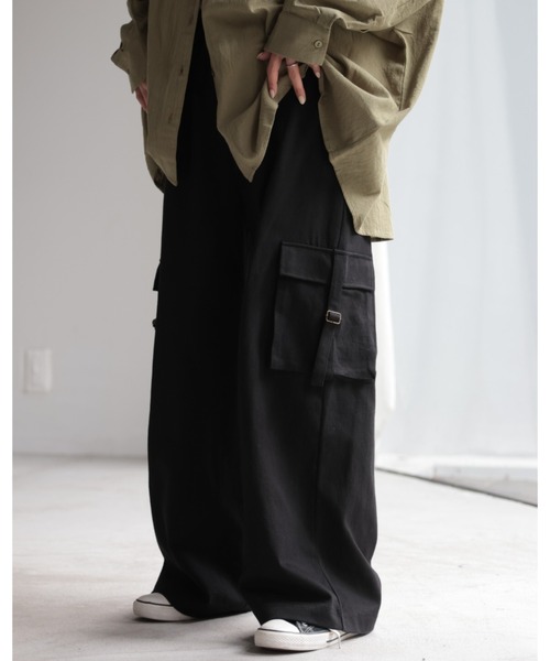 HUG.U（ハグユー）の「脚長ワイドカーゴパンツ（カーゴパンツ・レディース・ブラウン/オリーブ/ブラック/ダークグレー/ホワイト/ライトグレー・FREE）」の15枚目の写真