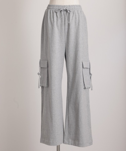 HUG.U（ハグユー）の「脚長ワイドカーゴパンツ（カーゴパンツ・レディース・ブラウン/オリーブ/ブラック/ダークグレー/ホワイト/ライトグレー・FREE）」の13枚目の写真