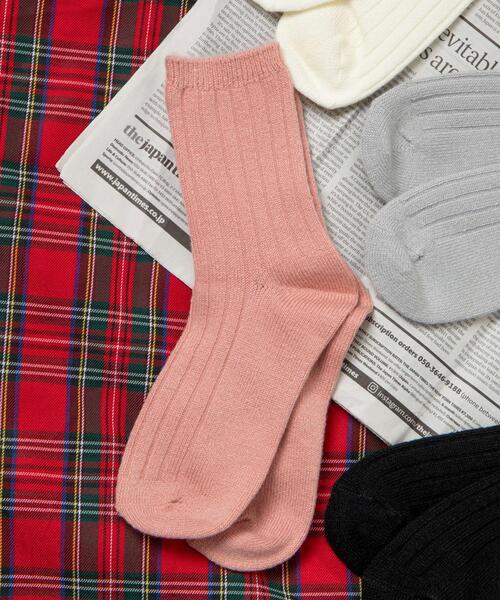 WEGO（ウィゴー）の「WEGO/ぽかぽか裏起毛リブソックス（ソックス/靴下・レディース・オフホワイト/ブラック/サックスブルー/ライトピンク・23-25cm）」の4枚目の写真