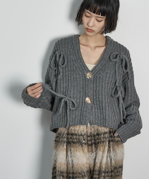 THE YOn(ザヨン)の「リボンモチーフニットカーディガン(カーディガン/ボレロ・レディース・ブラック/グレイッシュベージュ/グレー・FREE)」の13枚目の写真