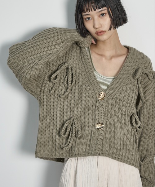 THE YOn(ザヨン)の「リボンモチーフニットカーディガン(カーディガン/ボレロ・レディース・ブラック/グレイッシュベージュ/グレー・FREE)」の8枚目の写真