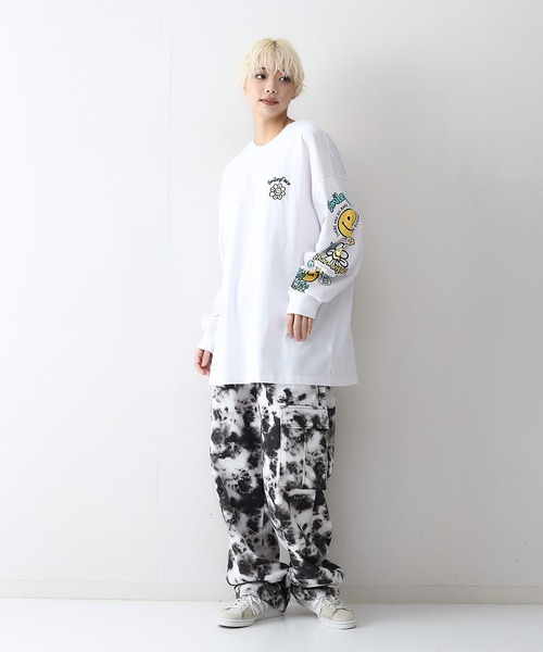 SMILEY FACE(スマイリーフェイス)の「【SMILEY FACE/スマイリーフェイス】袖プリントオーバーサイズロンT(Tシャツ/カットソー・メンズ・ブラック/クリアブルー/ホワイト/グリーン・LARGE/MEDIUM/X-LARGE)」の6枚目の写真