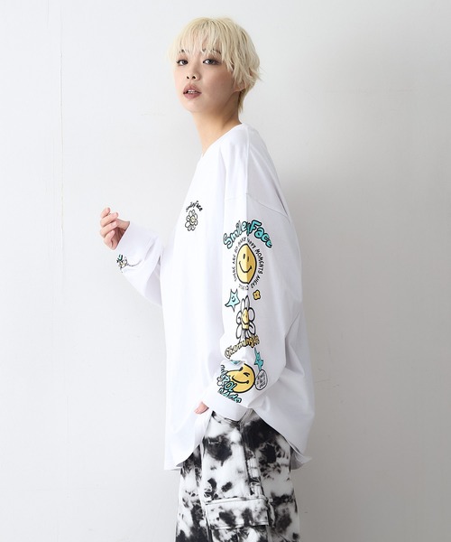 SMILEY FACE（スマイリーフェイス）の「【SMILEY FACE/スマイリーフェイス】袖プリントオーバーサイズロンT（Tシャツ/カットソー・メンズ・ブラック/クリアブルー/ホワイト/グリーン・LARGE/MEDIUM/X-LARGE）」の8枚目の写真