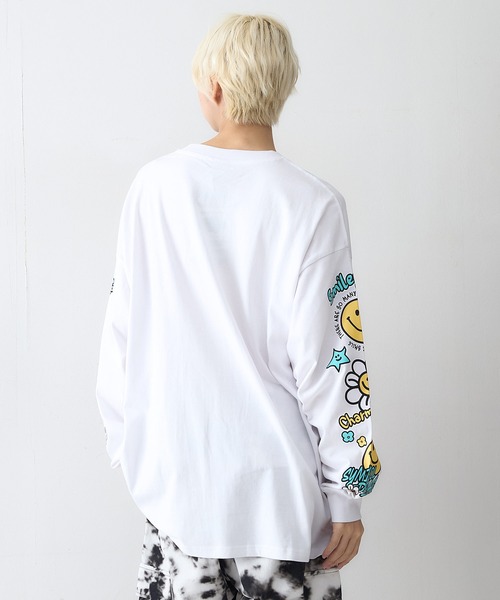 SMILEY FACE（スマイリーフェイス）の「【SMILEY FACE/スマイリーフェイス】袖プリントオーバーサイズロンT（Tシャツ/カットソー・メンズ・ブラック/クリアブルー/ホワイト/グリーン・LARGE/MEDIUM/X-LARGE）」の9枚目の写真