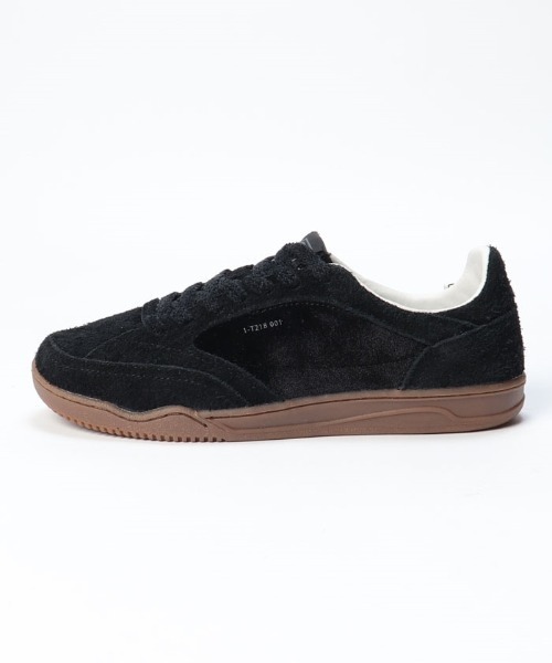 FILA(フィラ)の「SLANT SHOT 98/23 VELVET(スニーカー・レディース・ブラック・24.5cm/24.0cm/23.5cm/23.0cm/28.0cm/27.5cm/27.0cm/26.5cm/26.0cm/25.5cm/25.0cm)」の4枚目の写真