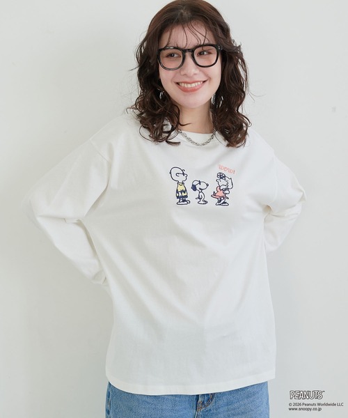 PEANUTS(ピーナッツ)の「【PEANUTS/ピーナッツ】スヌーピー/SNOOPY フロント刺繍デザインロンT(Tシャツ/カットソー・レディース・ベージュ/ネイビー/グリーン/チャコールグレー/グレー/ピンク/杢グレー/オフホワイト・M/L/LL/3L)」の2枚目の写真