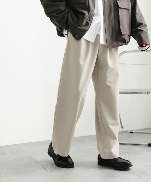 SENSE OF PLACE by URBAN RESEARCH(センスオブプレイスバイアーバンリサーチ)の「『イージーケア』ダブルタックワイドパンツ(その他パンツ・メンズ・チャコールグレー/ブラック/ライトベージュ/カーキ・SMALL/MEDIUM/LARGE)」の11枚目の写真