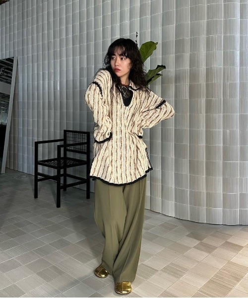 Ameri（アメリ）の「POLISHED STRAIGHT PANTS（スラックス・レディース・カーキ/ブラック/オフホワイト・SMALL/MEDIUM）」の11枚目の写真