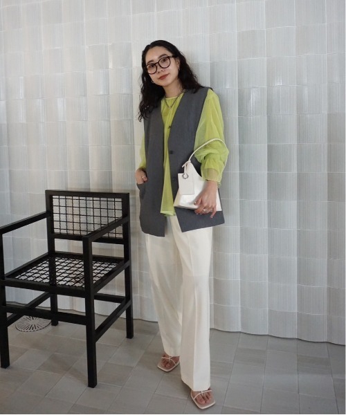 Ameri（アメリ）の「POLISHED STRAIGHT PANTS（スラックス・レディース・カーキ/ブラック/オフホワイト・SMALL/MEDIUM）」の6枚目の写真