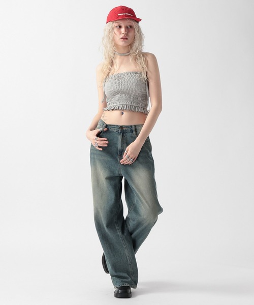 FOREVER 21（フォーエバー トゥエンティーワン）の「【2025SS】チョーカー付きシャーリングベアトップ（チューブトップ・レディース・ブラック/オフホワイト/グレー・FREE）」の4枚目の写真