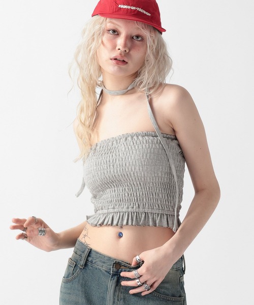 FOREVER 21（フォーエバー トゥエンティーワン）の「【2025SS】チョーカー付きシャーリングベアトップ（チューブトップ・レディース・ブラック/オフホワイト/グレー・FREE）」の7枚目の写真