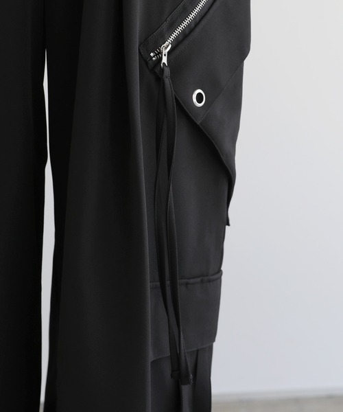 LILL（リル）の「ハイウエストドレープワイド袴アイレットスラントポケットカーゴパンツ（カーゴパンツ・メンズ・ブラック/チャコール/ストライプ・S/M/L/XL）」の14枚目の写真