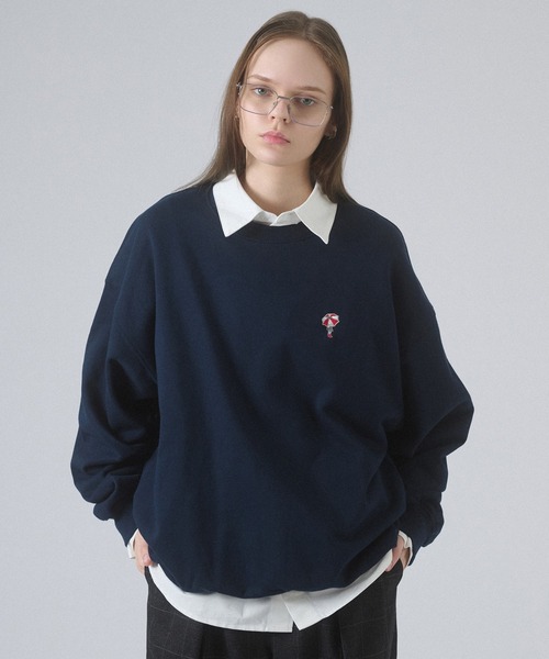 ONCILY(オンシェリー)の「ONE-POINT LOGO VOLUME SWEAT / ワンポイントロゴボリュームスウェット(スウェット・メンズ・ネイビー/ブラック/グレー・SMALL/MEDIUM/LARGE)」の4枚目の写真