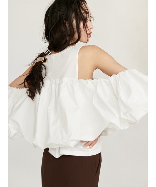emmi（エミ）の「オフショルドッキングブラウス（シャツ/ブラウス・レディース・ブラック/ホワイト/ブラウン・FREE）」の6枚目の写真