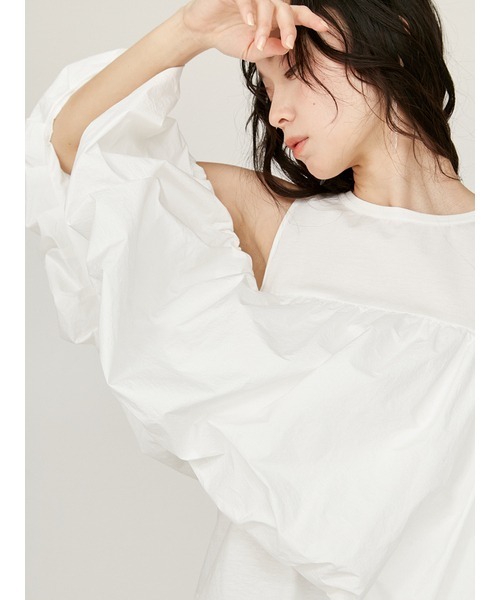 emmi（エミ）の「オフショルドッキングブラウス（シャツ/ブラウス・レディース・ブラック/ホワイト/ブラウン・FREE）」の9枚目の写真