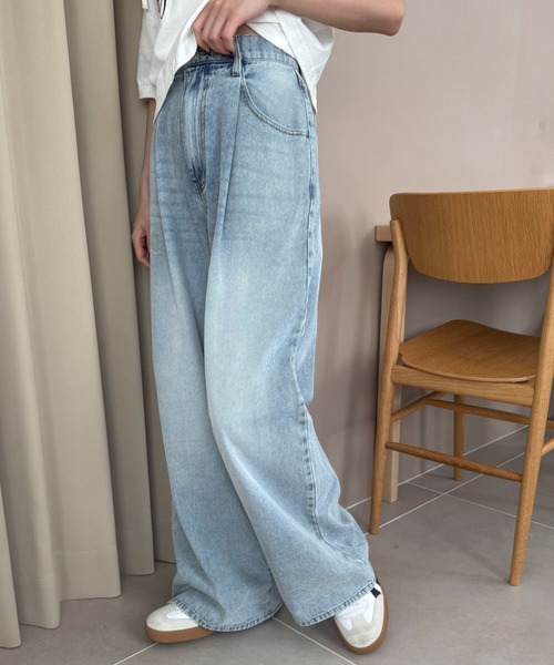 WEGO（ウィゴー）の「WEGO/モチーフデニムタックパンツ（デニムパンツ・レディース・ライトインディゴブルー/ブラック系2/スカイブルー/コバルトブルー・MEDIUM/SMALL）」の7枚目の写真