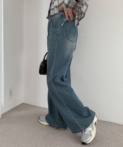 WEGO（ウィゴー）の「WEGO/モチーフデニムタックパンツ（デニムパンツ・レディース・ライトインディゴブルー/ブラック系2/スカイブルー/コバルトブルー・MEDIUM/SMALL）」の14枚目の写真