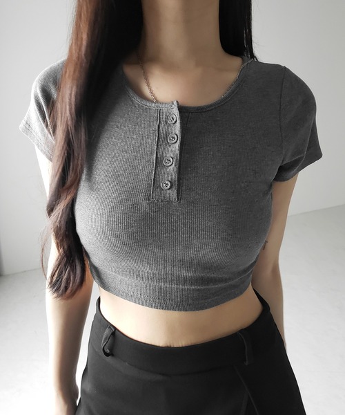 me+em select（ミームセレクト）の「【 ３color 】ヘンリーネック半袖ショートリブTシャツ ／henley neck short sleeve short lib T-shirt ※※（Tシャツ/カットソー・レディース・アイボリー/ブラック/グレー・FREE）」の8枚目の写真