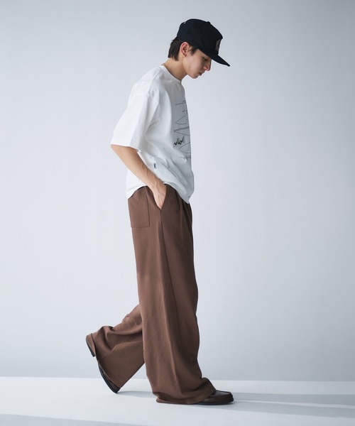 Adoon plain(アドーンプレーン)の「2-Tuck Curved Wide Sweat Pants / 2タックカーブワイドスウェットパンツ(スウェットパンツ・メンズ・ブラック/ブラウン・MEDIUM/LARGE)」の7枚目の写真
