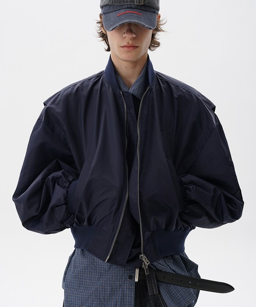 MASONPRINCE(メイソンプリンス)の「ショート丈 ドロップショルダー MA-1 ブルゾン JK4045【MASONPRINCE】(MA-1・メンズ・ネイビー/グレー・L/M/S)」の2枚目の写真