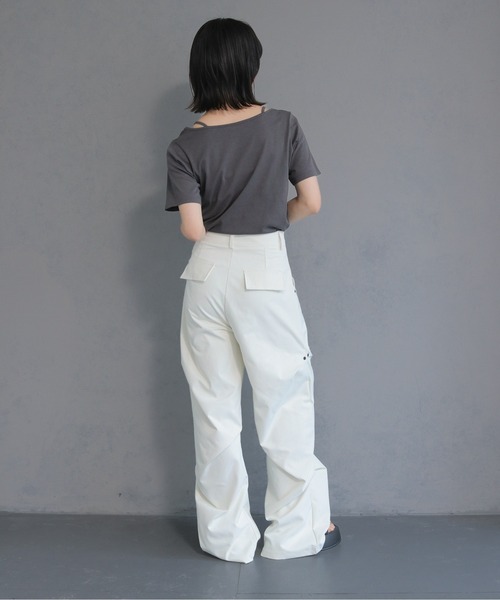 cheriella(シェリエラ)の「【cheriella】ハイウエスト サイドタックフレアパンツ HIGH WAIST SIDE TUCK FLARE PANTS(スラックス・レディース・オフホワイト/チャコールグレー/ブラック・M/S)」の20枚目の写真
