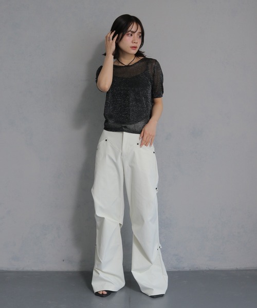 cheriella(シェリエラ)の「【cheriella】ハイウエスト サイドタックフレアパンツ HIGH WAIST SIDE TUCK FLARE PANTS(スラックス・レディース・オフホワイト/チャコールグレー/ブラック・M/S)」の6枚目の写真