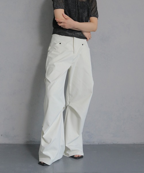 cheriella(シェリエラ)の「【cheriella】ハイウエスト サイドタックフレアパンツ HIGH WAIST SIDE TUCK FLARE PANTS(スラックス・レディース・オフホワイト/チャコールグレー/ブラック・M/S)」の21枚目の写真