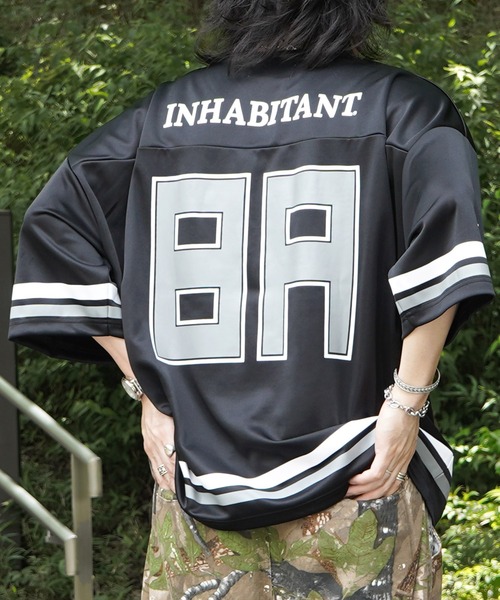 INHABITANT（インハビタント）の「25SS【INHABITANT】ビッグシルエット フロントナンバリングプリント 半袖フットボールTシャツ カットソー ユニセックス（Tシャツ/カットソー・メンズ・ブラック/ホワイト/グレー・L/M）」の18枚目の写真