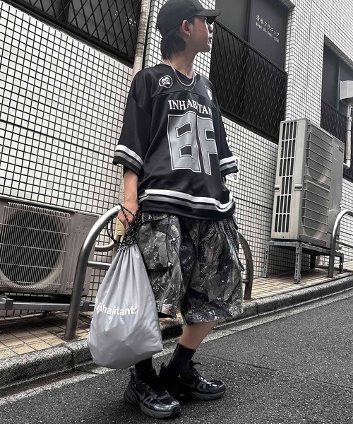 INHABITANT(インハビタント)の「【INHABITANT】ビッグシルエット フロントナンバリングプリント 半袖フットボールTシャツ カットソー ユニセックス(Tシャツ/カットソー・メンズ・ブラック/ホワイト/グレー・L/M)」の18枚目の写真
