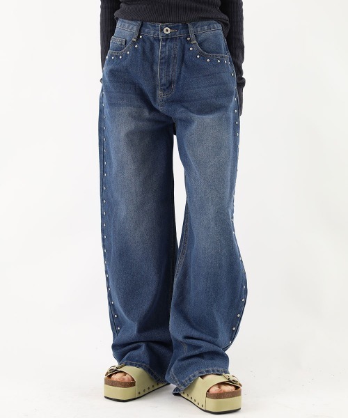by muni:r(バイ ムニール)の「ワイドサイドスタッズパンツ(デニムパンツ・レディース・ブルー・SMALL/MEDIUM)」の6枚目の写真