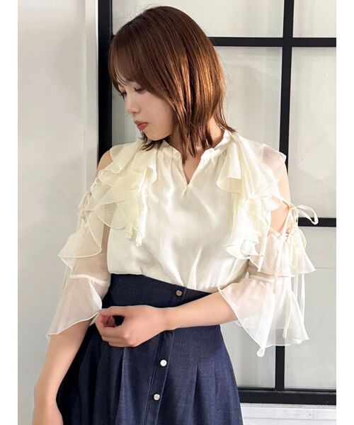 dazzlin（ダズリン）の「シアーフルイドフリルブラウス（シャツ/ブラウス・レディース・オフホワイト/ブルー/ブラック・FREE）」の11枚目の写真