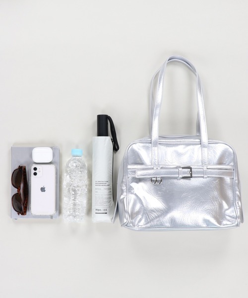 SPINNS（スピンズ）の「推しを入れたりデコったり♪ 合皮痛バッグ/スクエアベルト（トートバッグ・レディース・ピンク/シルバー/ブラック・ONESIZE）」の7枚目の写真