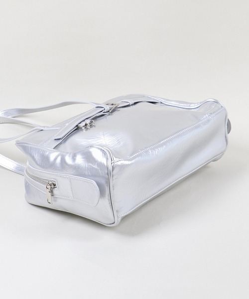 SPINNS（スピンズ）の「推しを入れたりデコったり♪ 合皮痛バッグ/スクエアベルト（トートバッグ・レディース・ピンク/シルバー/ブラック・ONESIZE）」の8枚目の写真